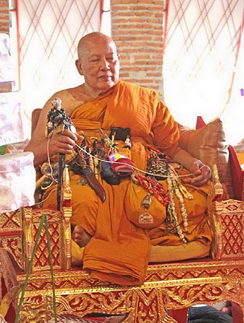 พระผงมวลสารรวม หลวงพ่อจำเนียร วัดถ้ำเสือ จ.กระบี่ ครบรอบ 60 ปี ปี39