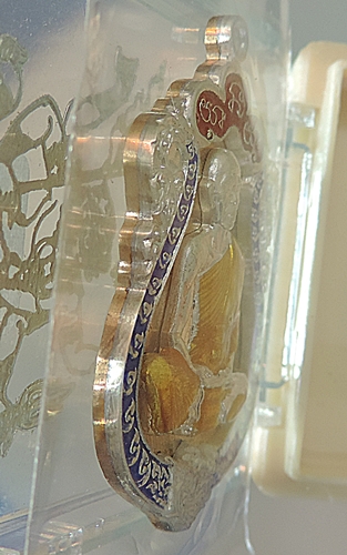 เหรียญเสมามนต์มหากาฬ  หลังหนุมาน ปี 2557 *เนื้อนวะโลหะ ขอบเงิน องค์เงินลงยาจีวร.. ปะฉลุ 3 ชิ้น ** 