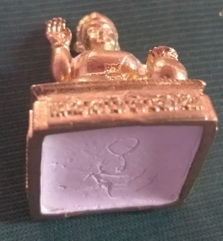 แม่นางกวักรุ่นสารพัดนึก หลวงพ่อกำจัดวัดป่าสักขนาด1นิ้วพร้อมครอบ