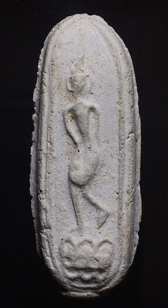 พระลีลา (เนื้อผง) หลวงพ่อผึ่ง วัดสว่างอารมณ์ราษฎร์ จ.สุพรรณบุรี ปี2462