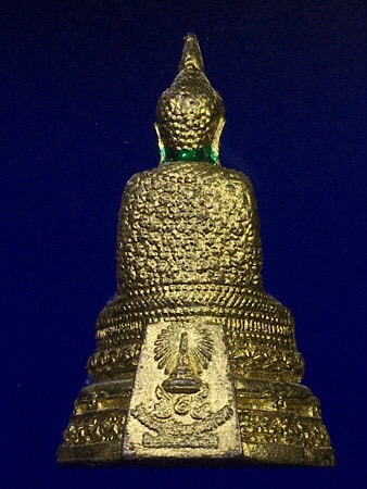 พระแก้วมรกต ทรงเครื่องฤดูหนาว วัดพระศรีรัตนศาสดาราม โลหะหล่อลอยองค์ กรุงเทพฯ 