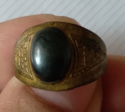 แหวนหัวแร่หลวงพ่ออิ่ม วัดหัวเขา จ.สุพรรณบุรี