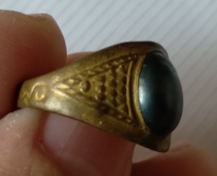 แหวนหัวแร่หลวงพ่ออิ่ม วัดหัวเขา จ.สุพรรณบุรี