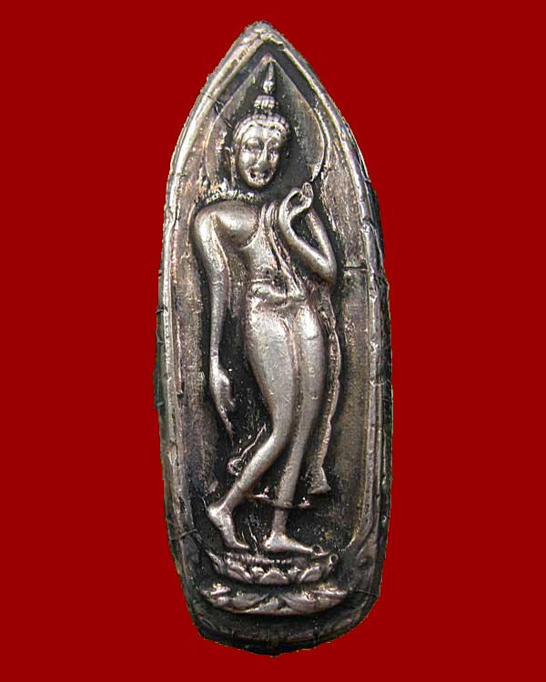 พระลีลาเนื้อว่านบุเงิน จ.กำแพงเพชร