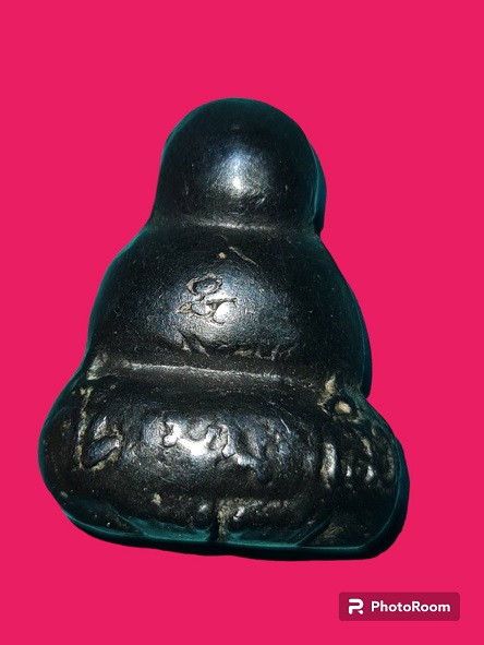 พระปิดตา หลวงพ่อคิ้ม วัดหนองเสือ ราชบุรี เนื้อเมฆพัด