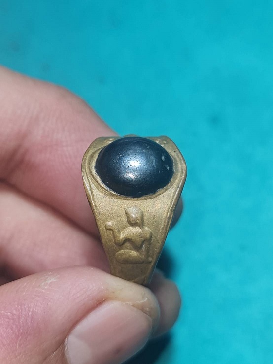 แหวนหัวเมฆพัด หลวงพ่ออิ่ม วัดหัวเขา สุพรรณบุรี