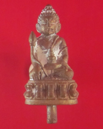 พระกริ่งสายรกพระพุทธเจ้า (รุ่นแรก ) หลวงปู่อุ้ย  สิริปัญโญ วัดคลองคล้า จ.เพชรบูรณ์ (เลขสวย ๑๔๔)