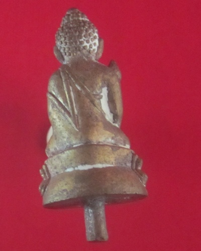 พระกริ่งสายรกพระพุทธเจ้า (รุ่นแรก ) หลวงปู่อุ้ย  สิริปัญโญ วัดคลองคล้า จ.เพชรบูรณ์ (เลขสวย ๑๔๔)