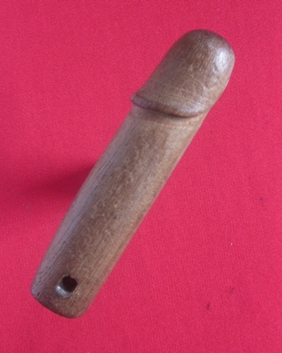 ปลัดขิกวาวกะมอล  หลวงปู่ดา  สุวณฺโณ  วัดอุดมพร  จ.สุรินทร์ ( เจ้าตำรับปลัดขิกว่ายน้ำได้)