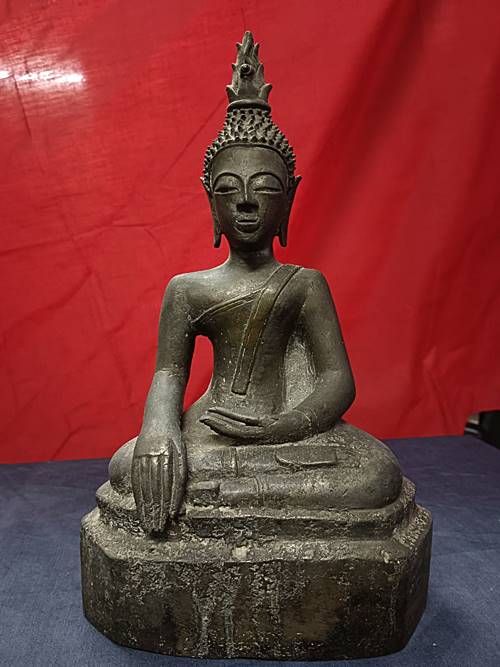 พระบูชาเก่า ๆ ๆ หน้าตัก 5 นิ้ว ใต้ฐานมีดินเก่าๆ...../