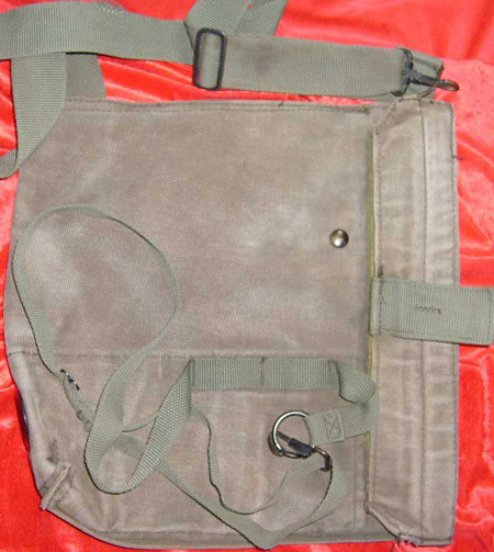กระเป๋าผ้าใบสะพายข้างเอาไว้ใส่ตลับพระ ของ US สกีน US mask,chemical-biological tank,m25aj ไม่แพงครับ