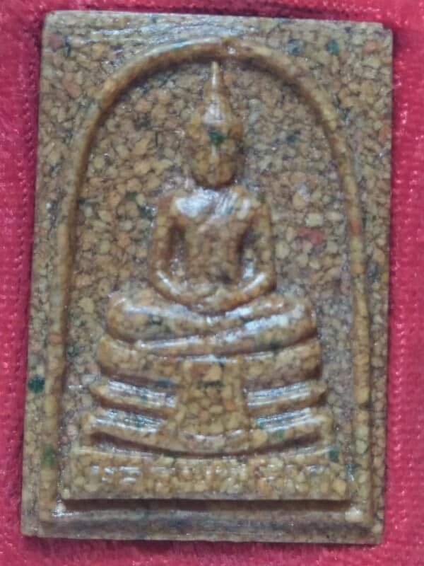 พระผงกระเบื้ยงหลังคาโบสถ์ หลวงพ่อโสธร วัดโสธรวรารามวรวิหาร +กล่อง