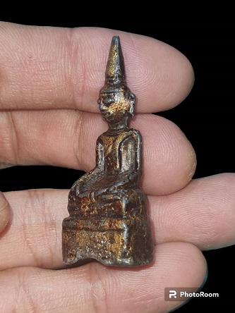 พระศิลปเชียงรุ้ง เนื้อตะกั่ว 