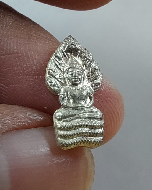 " เหรียญ พระนาคปรกใบมะขาม เสาร์๕ คูณพันล้าน หลวงพ่อคูณ ปริสุทโธ วัดบ้านไร่ จ.นครราชสีมา ปี 2537 เนื้