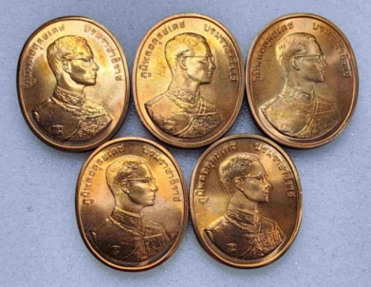 เหรียญพระพุทธปัญจภาคี พิมพ์ใหญ่ เนื้อทองแดง 5องค์ พร้มกล่องเดิม สวยๆ