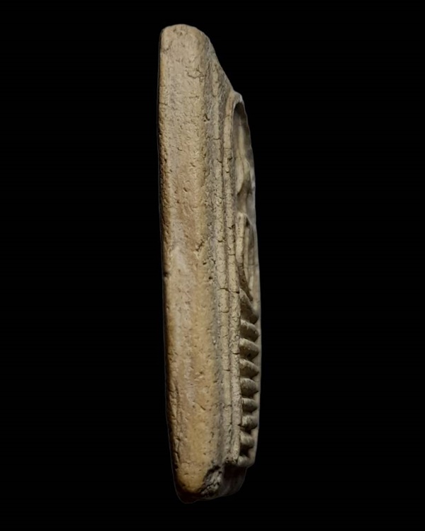 พระสมเด็จเกศไชโย พิมพ์ 7 ชั้นไหล่ตรง 