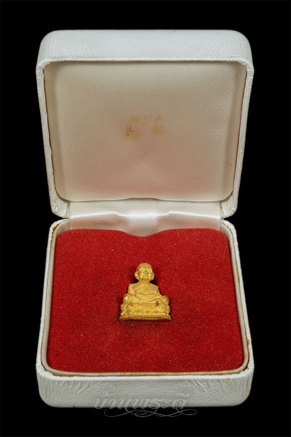 พระหลวงพ่อทวด พิมพ์กลาง รุ่นสร้างเจดีย์ วัดพุทธาธิวาส ปี 2533 เนื้อทองคำ อ.เบตง จ.ยะลา