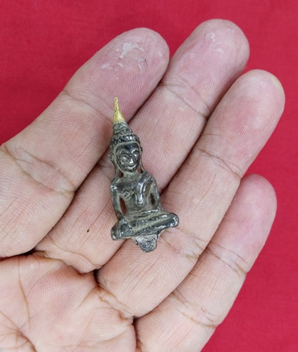 พระยอดธงเกศทองคำ