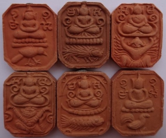 พระเนื้อผง หลวงพ่อปาน ออกวัดศาลพันท้ายนรสิงห์ 2ชุด 12องค์