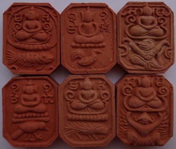 พระเนื้อผง หลวงพ่อปาน ออกวัดศาลพันท้ายนรสิงห์ 2ชุด 12องค์