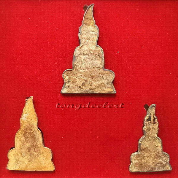 พระท่ากระดานวัดต้นลำใย จ.กาญจนบุรี เนื้อตะกั่วสนิมแดงกรุศรีสวัสดิ์แท้ ๆ ครบชุด 3 พิมพ์พร้อมกล่องเด
