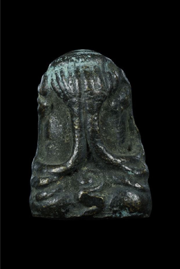 ****เคาะเดียวแดง - วัดใจ****พระปิดตาหลวงพ่ออิ่ม วัดหัวเขา เนื้อโลหะผสม ประมาณ พ.ศ 2470-2480 สุพรรณบุ