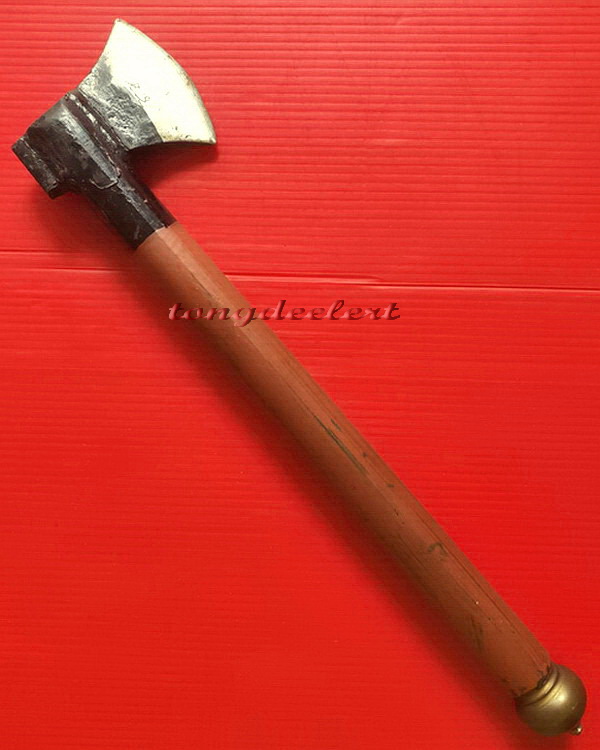 ขวาน หลวงพ่อเล็ก วัดสันติคิรีศรีบรมธาตุ(วัดเขาดิน) จ.กาญจนบุรี มีรอยจาร หายากมากค่ะ