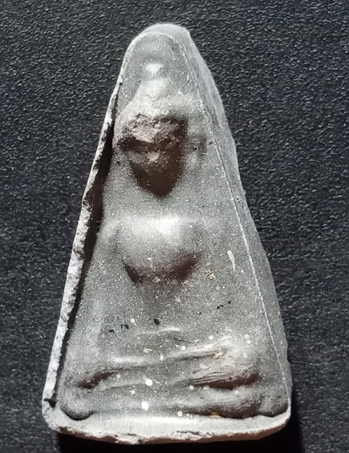 พระผงสุพรรณ หลังสมเด็จพระนเรศวรยุทธหัตถี อนุสรณ์ดอนเจดีย์ เคาะเดียวสุพรรณบุรี 