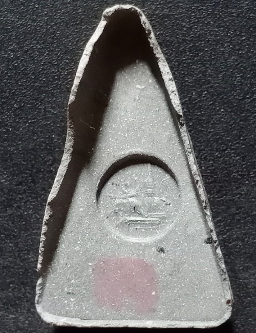 พระผงสุพรรณ หลังสมเด็จพระนเรศวรยุทธหัตถี อนุสรณ์ดอนเจดีย์ เคาะเดียวสุพรรณบุรี 