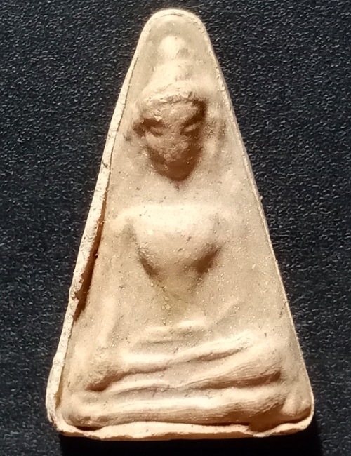 พระผงสุพรรณ หลังสมเด็จพระนเรศวรยุทธหัตถี อนุสรณ์ดอนเจดีย์ เคาะเดียวสุพรรณบุรี 