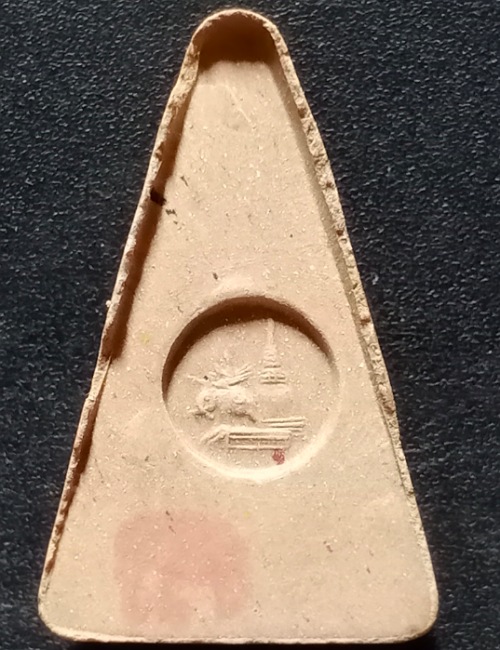 พระผงสุพรรณ หลังสมเด็จพระนเรศวรยุทธหัตถี อนุสรณ์ดอนเจดีย์ เคาะเดียวสุพรรณบุรี 