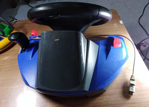ชุดจอยพวงมาลัย SEGA  เก็บไว้นานแล้วเครื่องเล่นเสียเลยนำมาแบ่งปัน