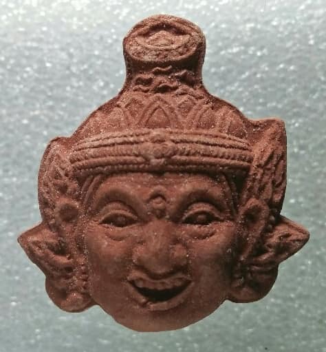 เศียรฤาษีเนื้อผง
