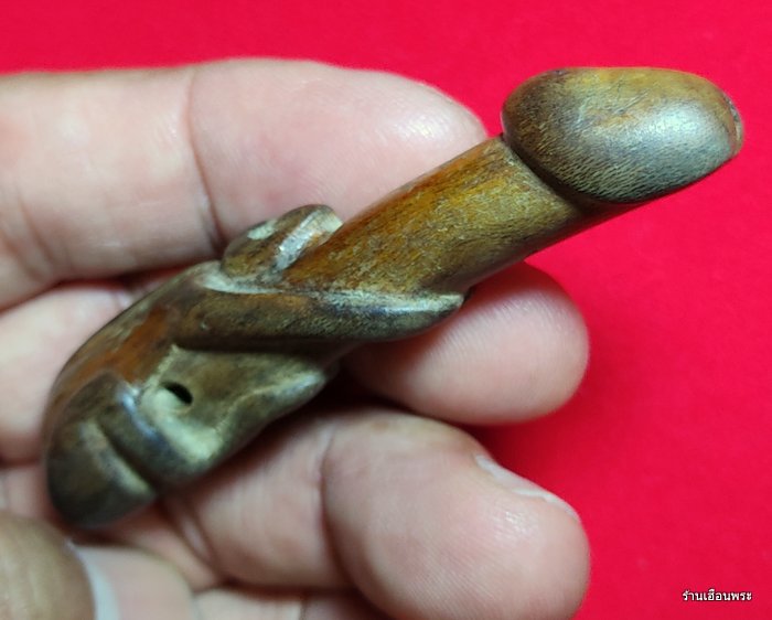 ปลัดขิกลิงขี่ปลัด หลวงพ่อกลั่น วัดอินทราวาส จ.อ่างทอง