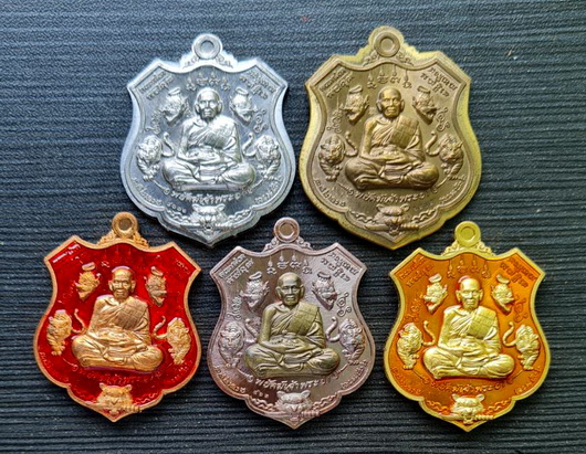 เคาะแรกแดง..พยัคฆ์เจ้าพระยา ๒๕๖๓..คละเนื้อ ๕ เหรียญ..ลพ.พัฒน์ วัดห้วยด้วน จ.นครสวรรค์ / กล่องเดิม