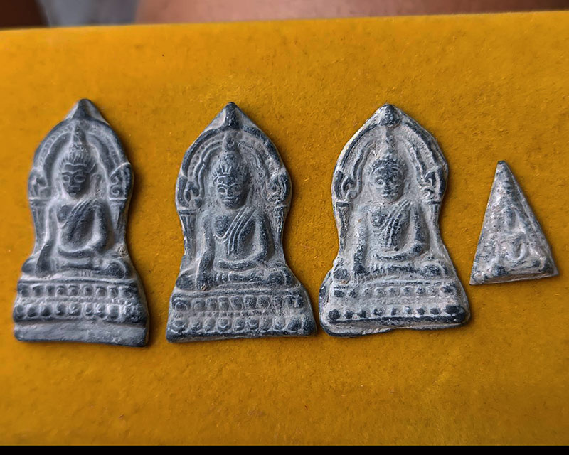 2.กล่องชุดพระชินราช ซุ้มใบเสมา+นางพญาข้างเม็ด เนื้อชินเงิน แตกกรุปี 2555 วัดดงยาง ต.บ่อทอง อ.บางระกำ