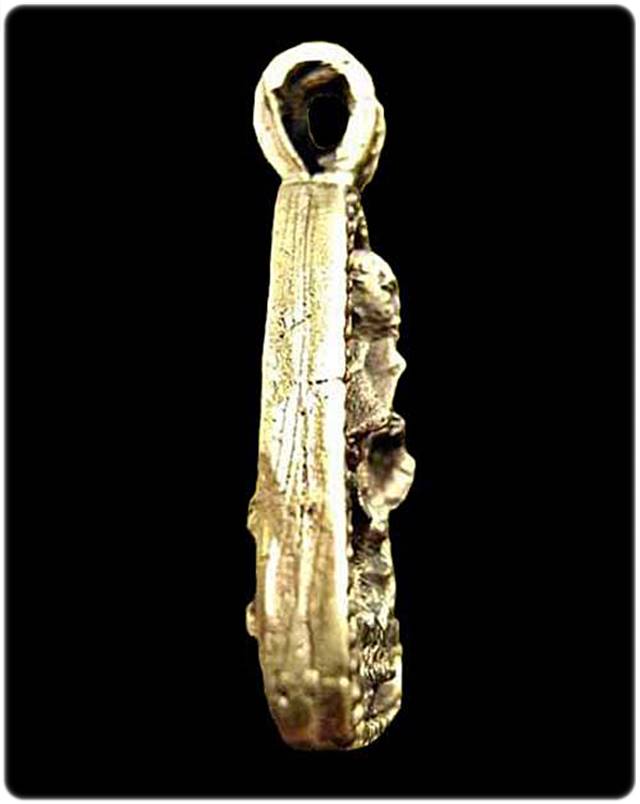 เหรียญหล่อ จอบเงิน๑๐๐ล้าน หลวงพ่อคูณ ปริสุทโธ วัดบ้านไร่ จ.นครราชสีมา