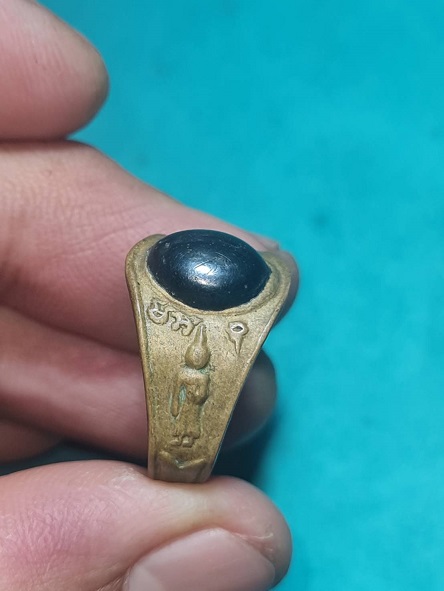 แหวนหัวเมฆพัด หลวงพ่ออิ่ม วัดหัวเขา สุพรรณบุรี