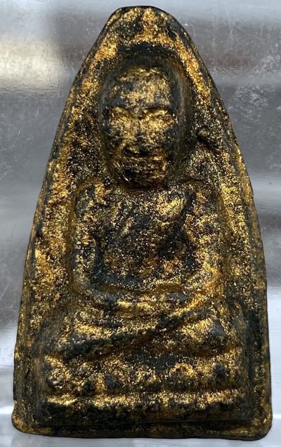 	พระหลวงปู่ทวด เนื้อดินผสมว่าน 97 วัดช้างให้ ปีพ.ศ.2513 สร้างโดยพระครูใบฎีกาขาว ( น้องอาจารย์ทิม ) 