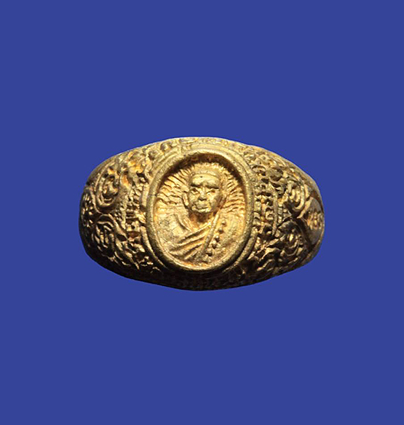 แหวนรูปเหมือนหลวงปู่หมุน ฐิตสีโล รุ่น เสาร์ ๕ มหาเศรษฐี เนื้อทองทิพย์ ปี ๒๕๔๓...090-9870009