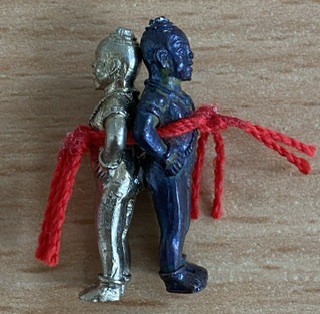 รัก-ยม หลวงปู่ยวง วัดหน้าต่างใน รุ่นแรก ศิษย์เอกหลวงพ่อจง วัดหน้าต่างนอก (ทั่วไปสายตรงเล่นอยู่1000+)