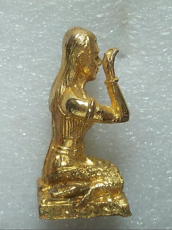 นางกวักขนาดบูชา กะไหล่ทอง ไม่ทราบวัด