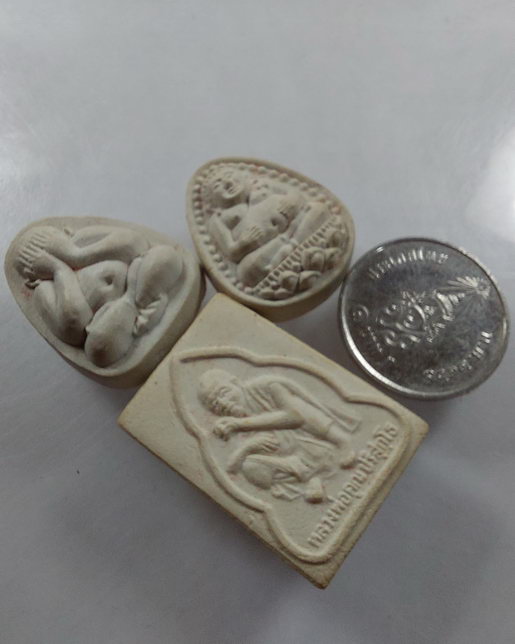 " พระผงกริ่ง ผสมยาเส้น หลวงพ่อคูณ ปริสุทโธ วัดบ้านไร่ จ.นครราชสีมา ปี 2536 กริ่งดัง ไม่ติดขัด ทั้ง 3