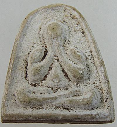 พระปิดตาหลังยันต์น้ำเต้าออกวัดบ่อวิน ปี ๒๕๑๖ หลวงปู่ทิม วัดละหารไร่ ปลุกเสก