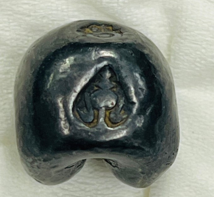 พดด้วงเงิน ขนาด 1 บาท ตรามงกุฎ-กงจักร รัชกาลที่4 