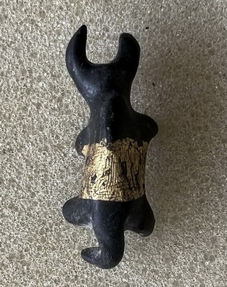 วัวธนู หลวงพ่อสังข์ วัดนากันตม จ.ศรีสะเกษ อุดผงวิเศษเนื้อผง ว่าน108ชนิด ผสมครั่งพุทรา ปิดทองพร้อมจาร