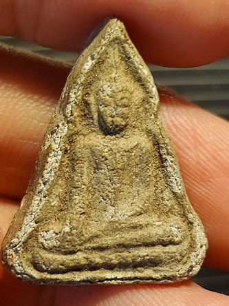 พระหลวงพ่อโบสถ์น้อย วัดอัมรินทร์ รุุ่นแรก 2488 เนื้อผง