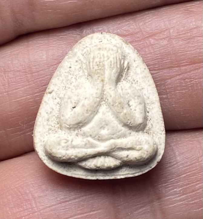 พระปิดตาเนื้อผงผสมว่าน หลวงพ่อยิด วัดหนองจอก ประจวบคีรีขันธ์ 