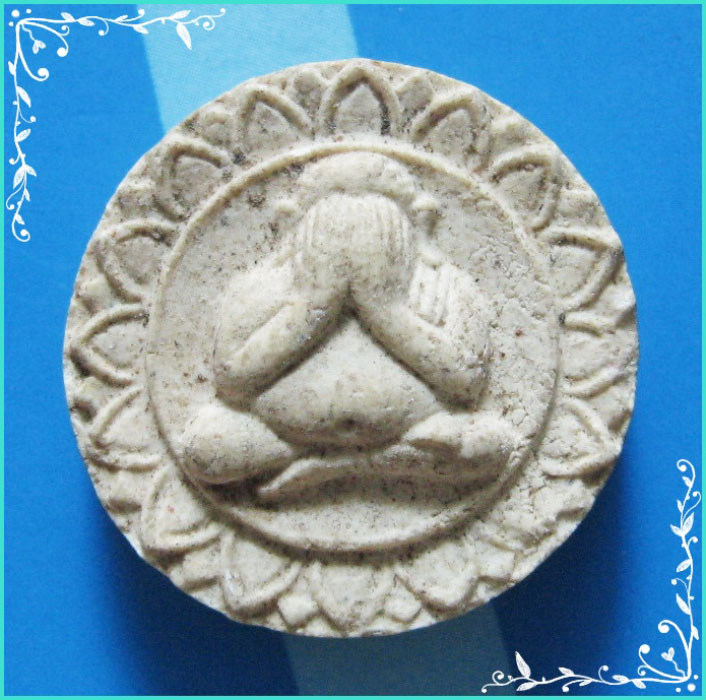 ..ครูบากองคำ วัดดอนเปา ชม. พระปิดตามหาลาภ พิมพ์จันทร์ลอย หลังยันต์..