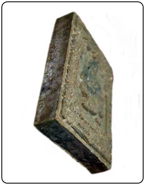 พระผงรูปเหมือน รุ่นเสาร์ ๕ คูณพันล้าน โรยผงตะไบทอง